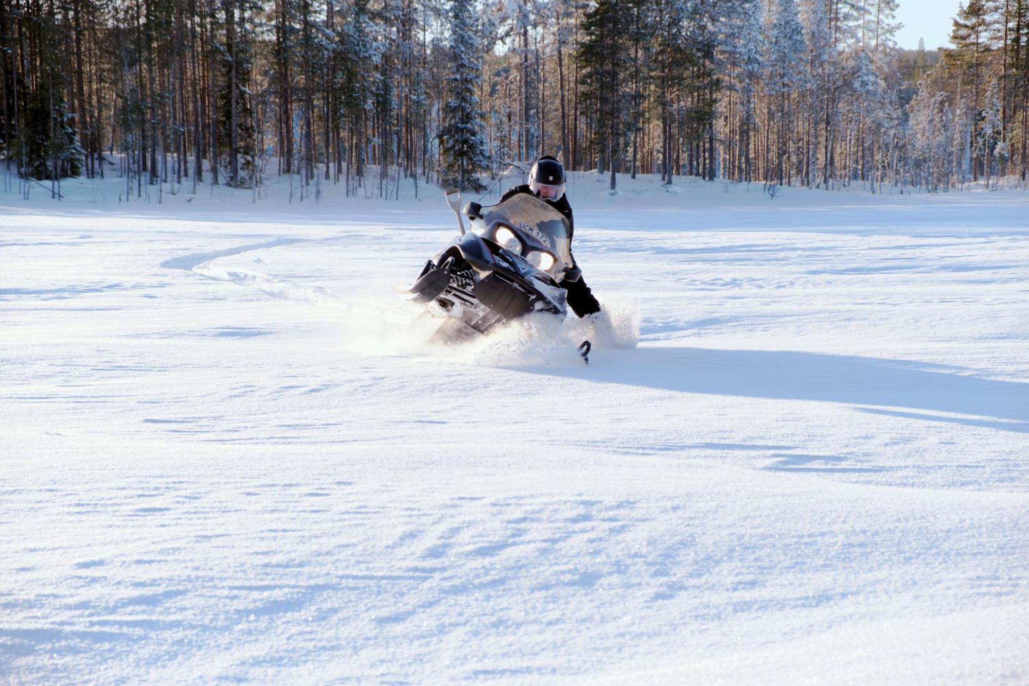 Готель Langforsen Glamping & Lapland Experience Lapptrask Екстер'єр фото
